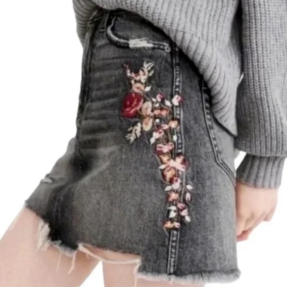Abercrombie & Fitch Black Denim Floral Embroidered  Ripped Hem Jean Mini Skirt